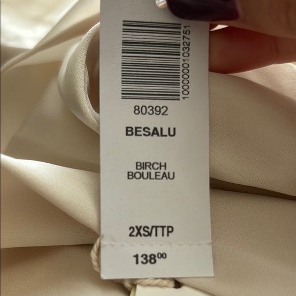 Cream Backless Bishop Sleeve Blouse - Picture 4 of 4